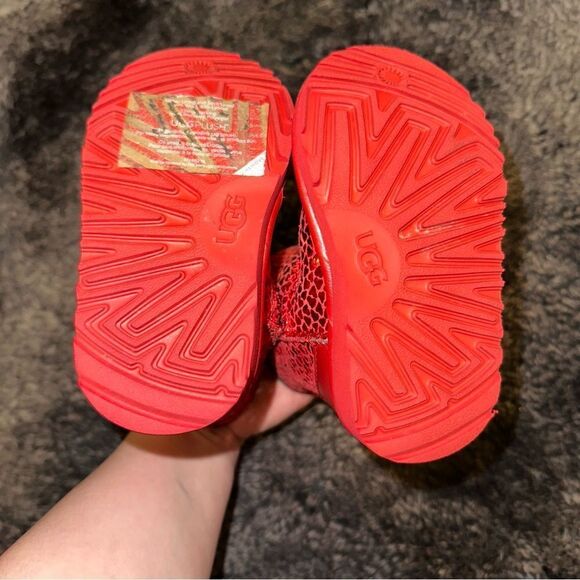 UGG Red Classic 2 Gel Hearts Boot Youth Sz 6 Girly Winter Valentines Indie Sweet - Picture 8 of 9